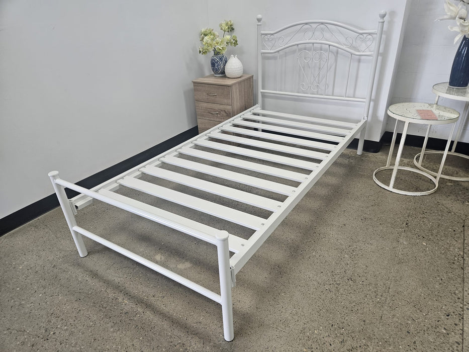 White Bianca Metal Platform Bed - Options: Size