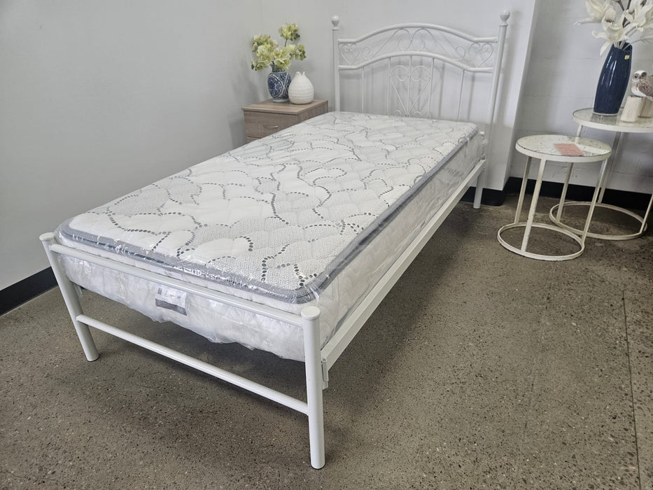 White Bianca Metal Platform Bed - Options: Size