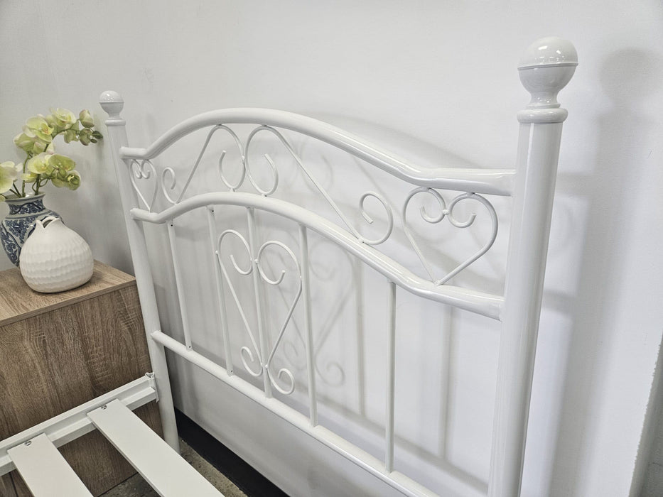 White Bianca Metal Platform Bed - Options: Size