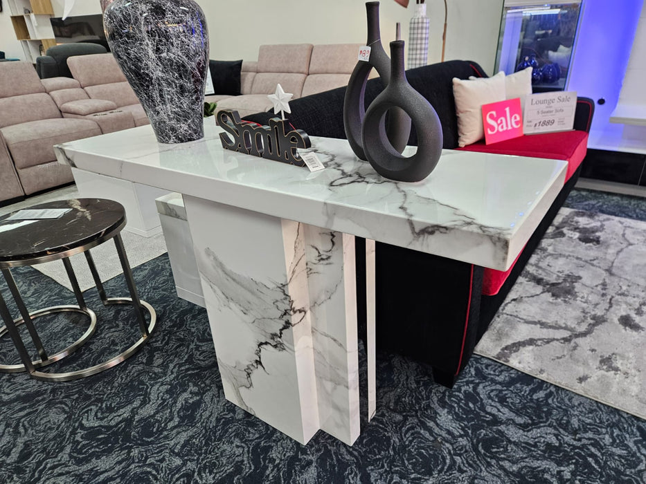 Carmela 1.3 Marble Console Table - White