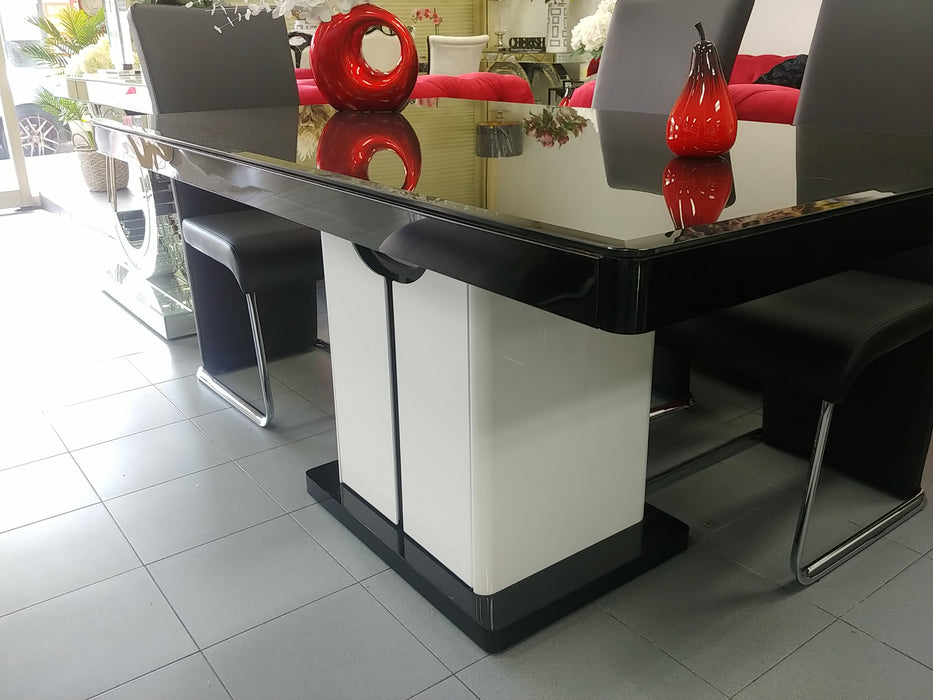 Shirley 1.5m Dining Table