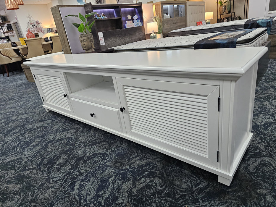West Beach 1.7m Hamptons Entertainment Unit - White