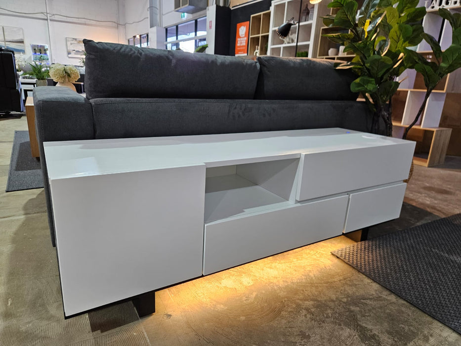 Luke 2.0m Entertainment Unit