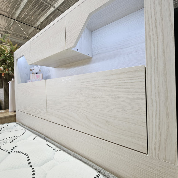 Chicago King Single Bed, Cream White Wash