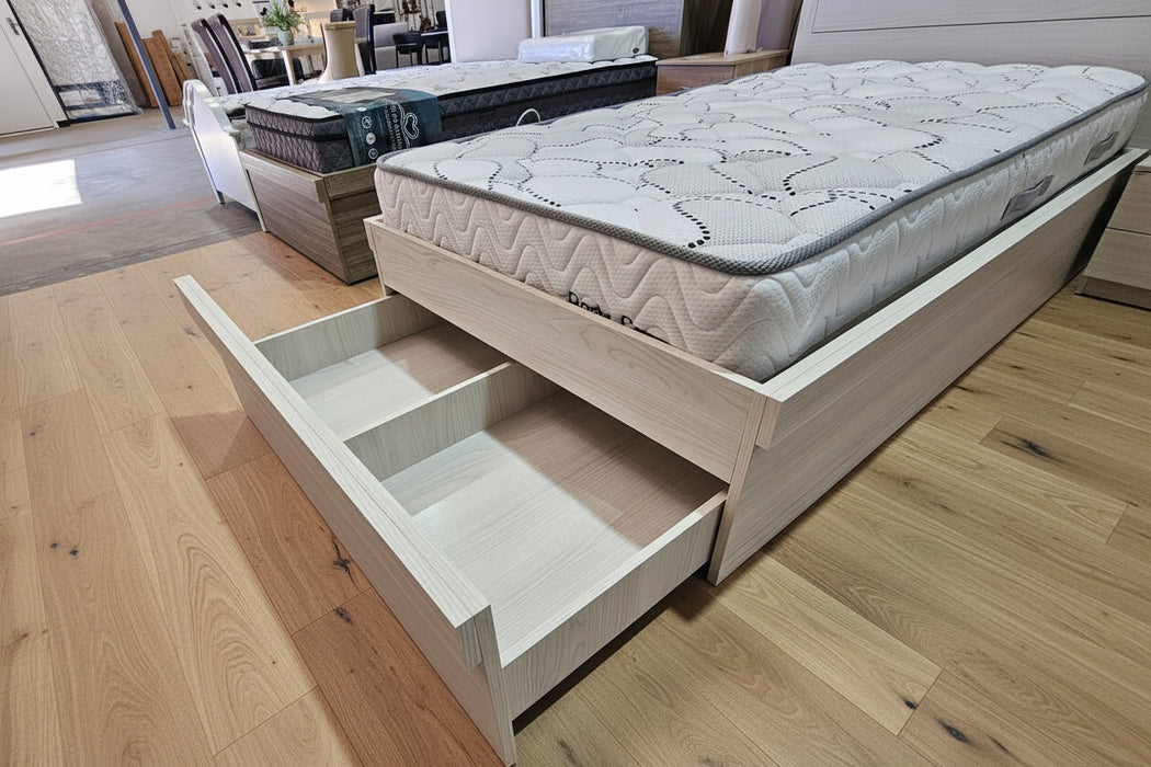 Chicago King Single Storage Bed Light Oak