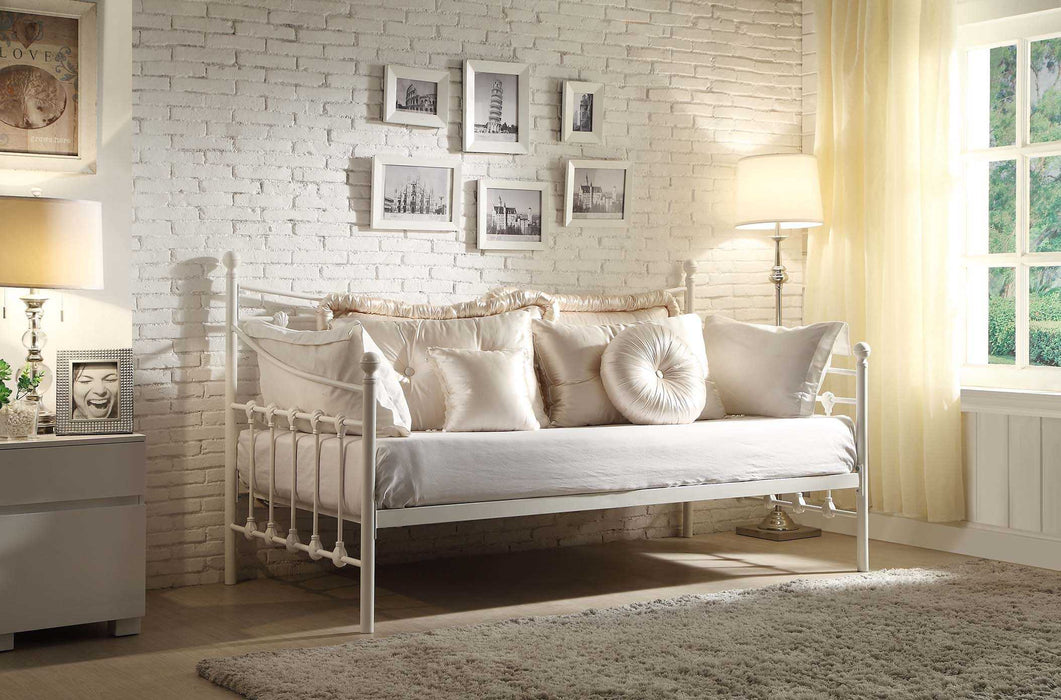 White Avon Single Daybed with Trundle