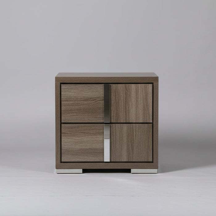 Manhattan Queen Bed with Gas Lift Storage in Mocha Oak